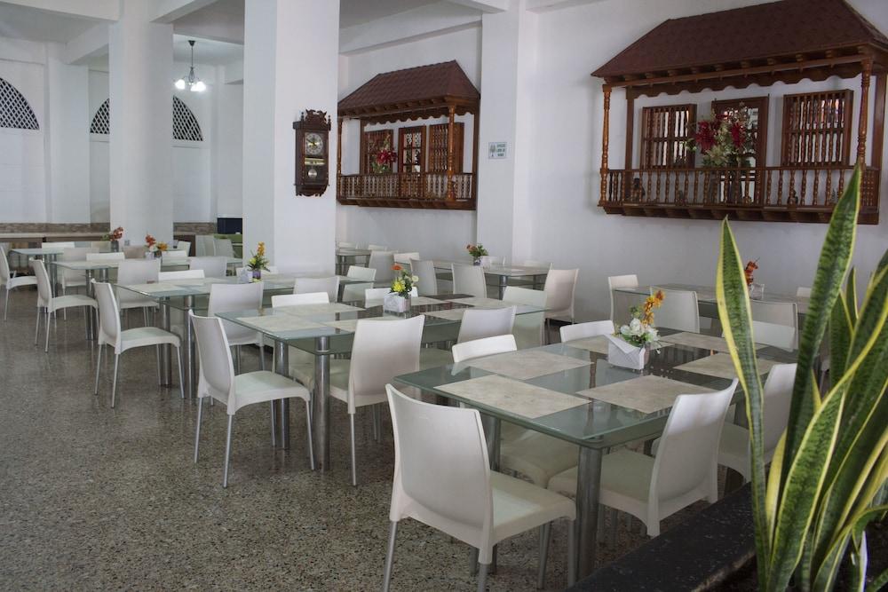 Hotel Dorado Plaza Centro Historico Cartagena Exterior photo